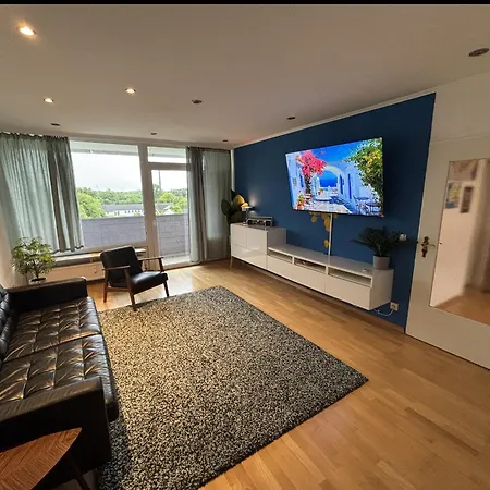 Quiet & Secure Modern Flat With Great View Lejlighed