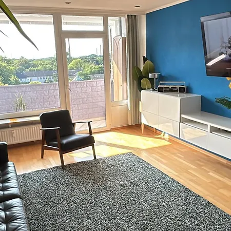 Quiet & Secure Modern Flat With Great View Apartment